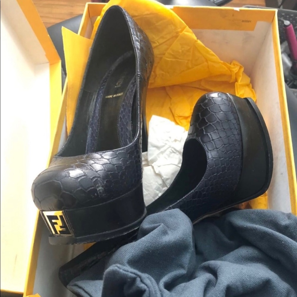 Snakeskin Fendi pumps
